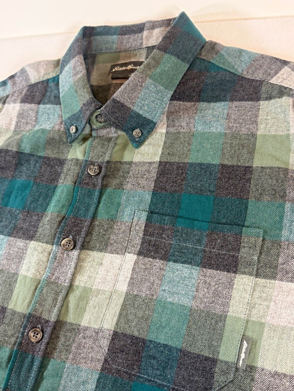 Eddie Bauer Men’s XL Green Plaid Flannel Shirt
